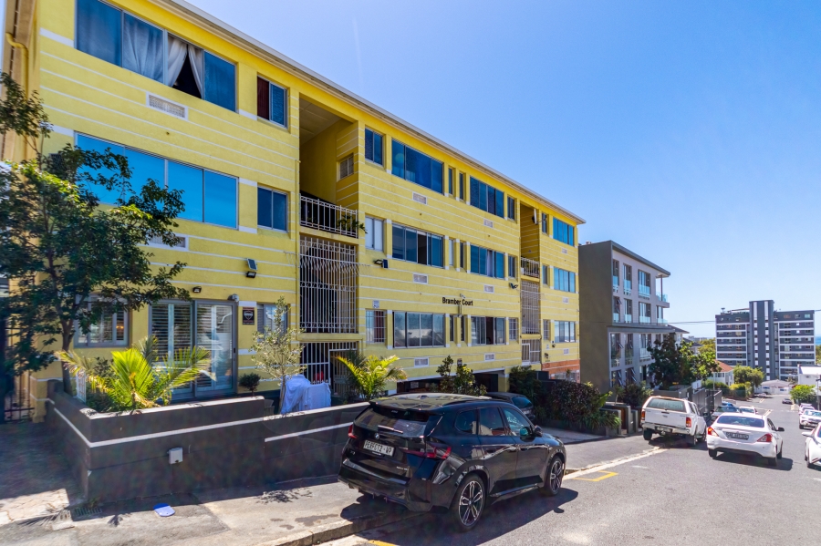 2 Bedroom Property for Sale in Green Point Western Cape